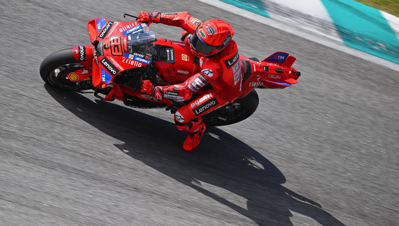 Marc Márquez lanza un serio aviso en la pista