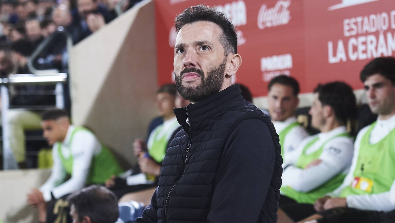 Difícil decisión para Carlos Corberán