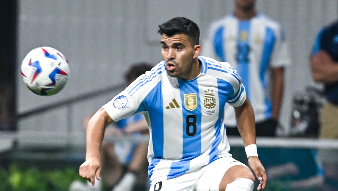 La salida de Acuña del Sevilla FC se activa: primera oferta