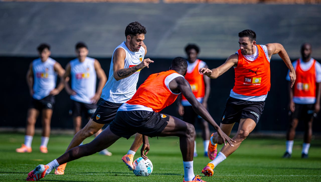 El Valencia cambia el partido contra el Oviedo por un entrenamiento