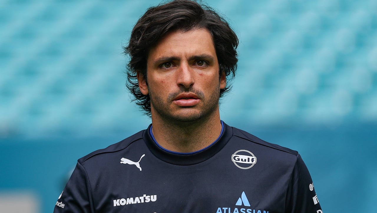 Carlos Sainz tiene al enemigo en casa