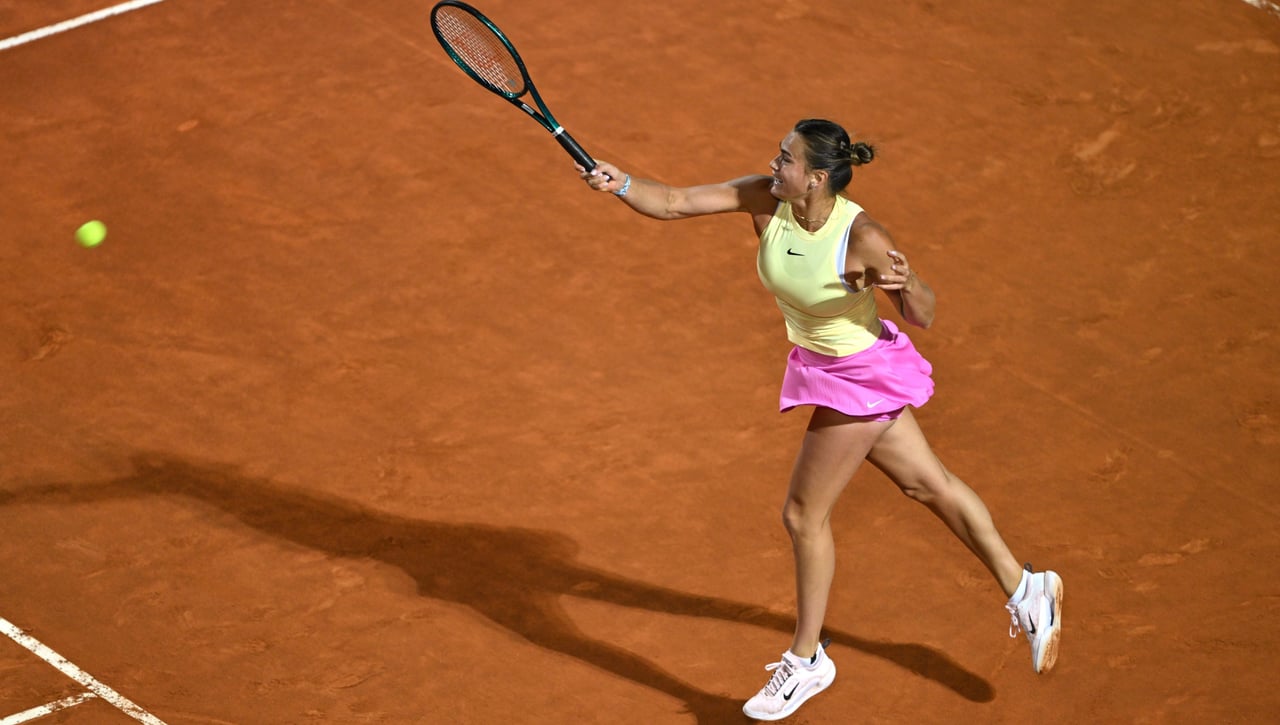 Sabalenka casi la lía, pero evita el 'sorpasso' en la WTA