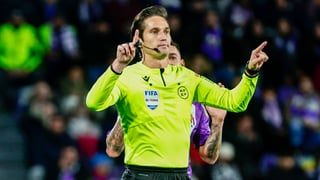 La empresa de Munuera Montero, en el punto de mira y él se explica