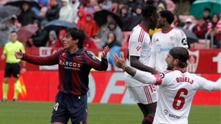 Sevilla 0-3 Levante: Isaac Romero, Carlos Álvarez y el 'Esto es lo que hay' de Almeyda... La vida en Nervión sigue igual o peor