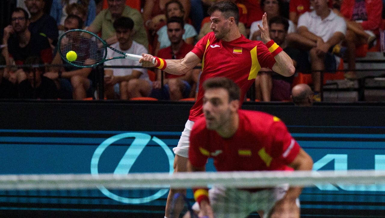 David Ferrer encuentra una solución de urgencia