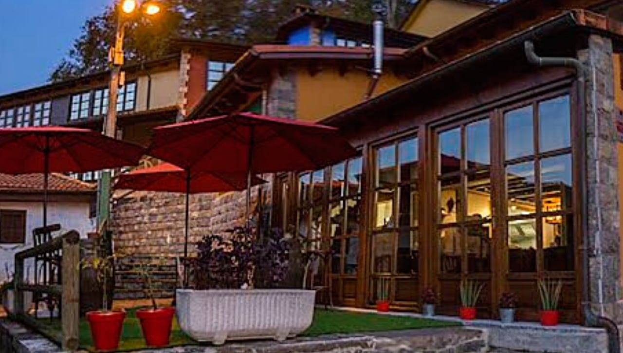 El pueblo de 20 habitantes donde recomiendan comer los cocineros con estrella Michelin