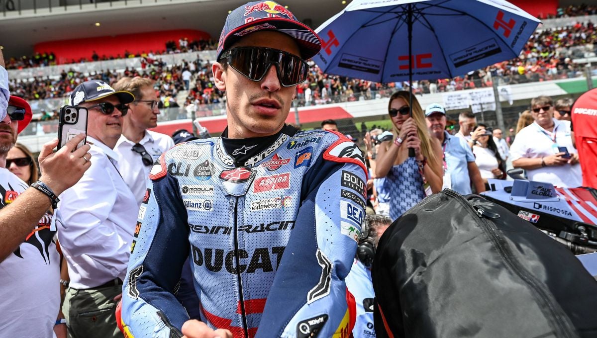Marc Márquez apunta a Valentino Rossi