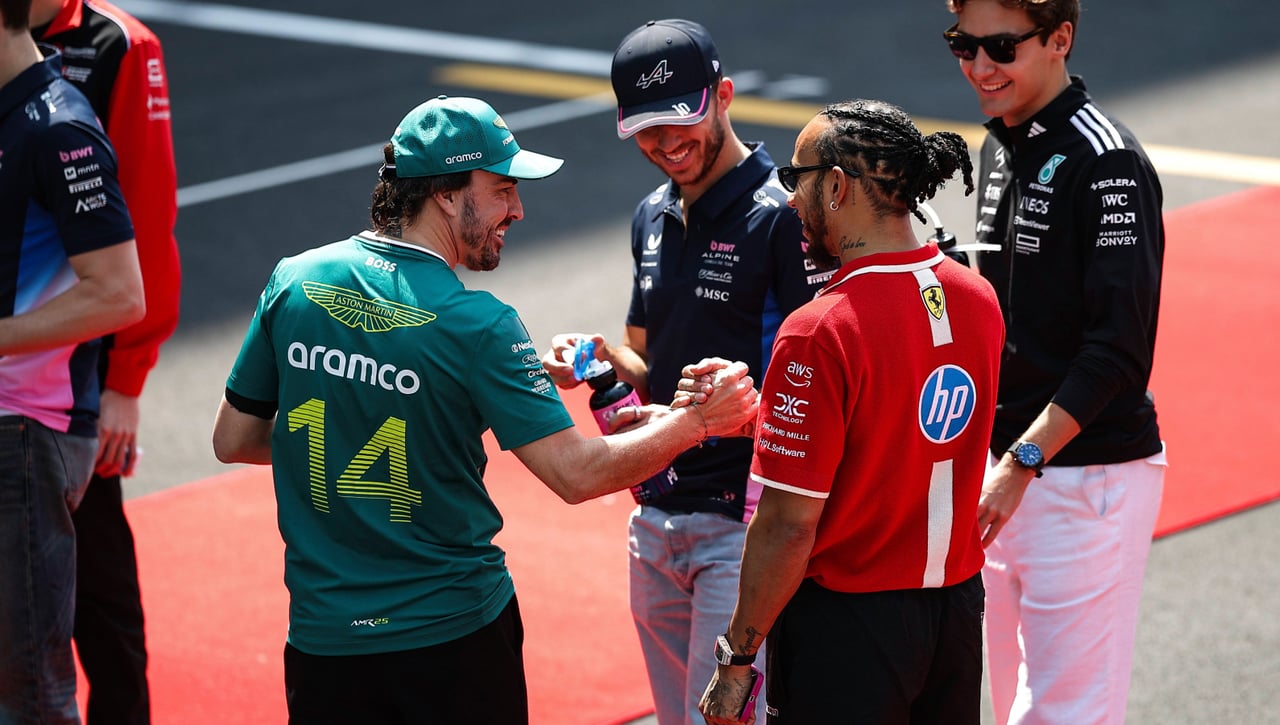 El pulso entre Fernando Alonso y Hamilton se repite 