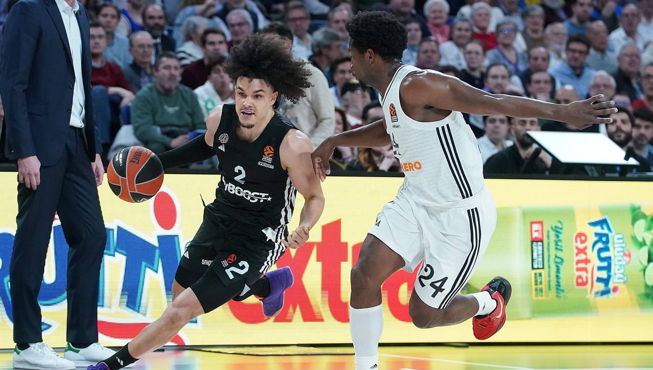 ¿Qué son los 'steps' o pasos en baloncesto y cuándo se pitan?