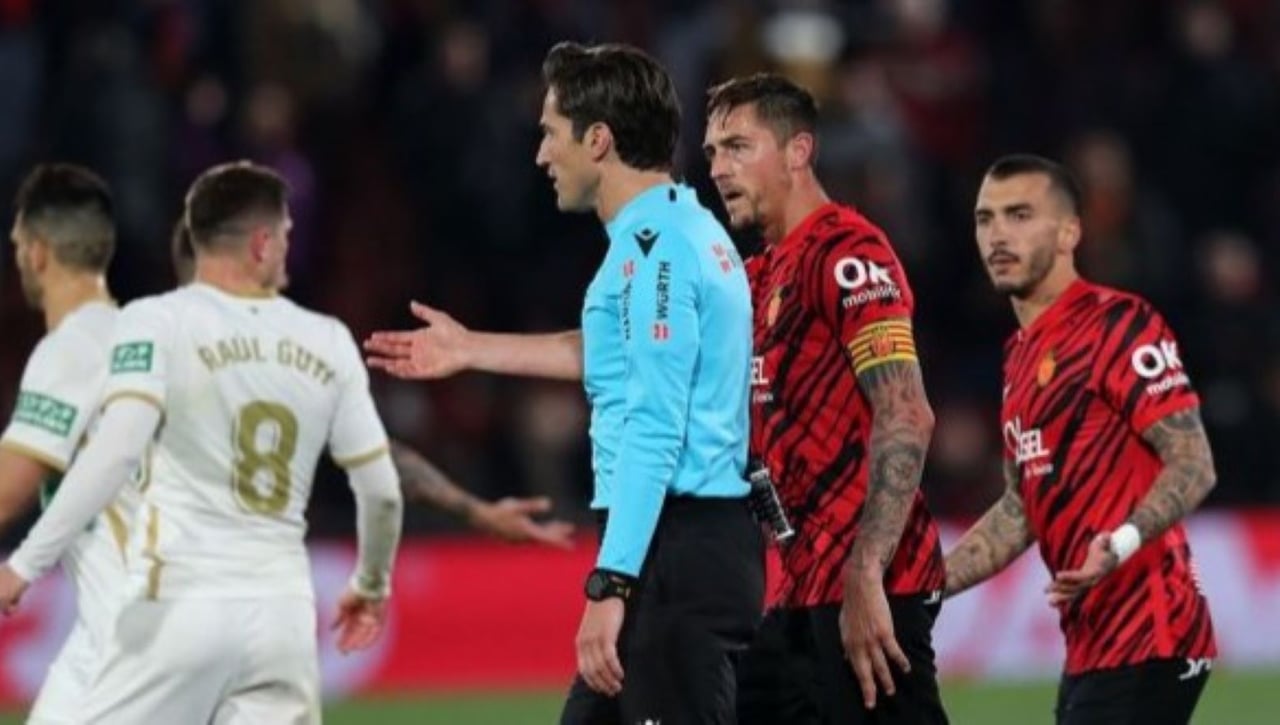 Tras la charla con Militao, más críticas y palos a Munuera Montero