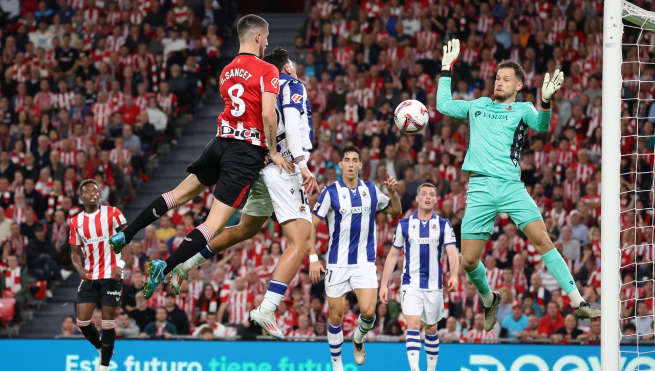 La Real Sociedad calienta el derbi vasco 