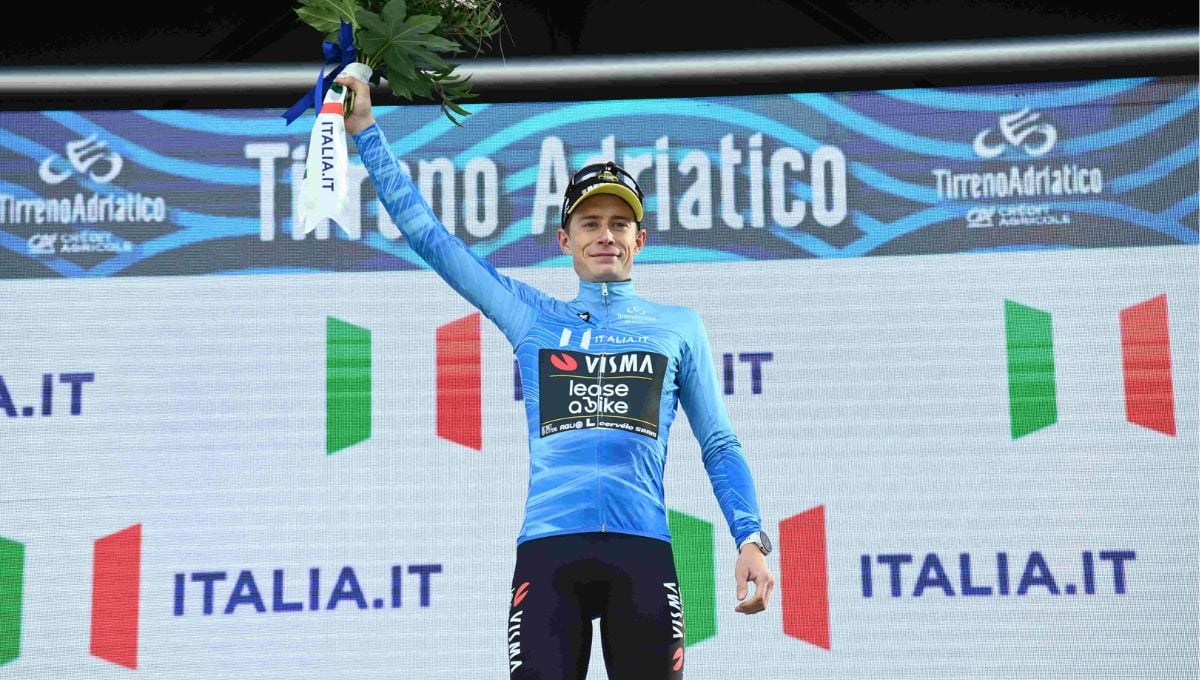 Duro palo para Juan Ayuso