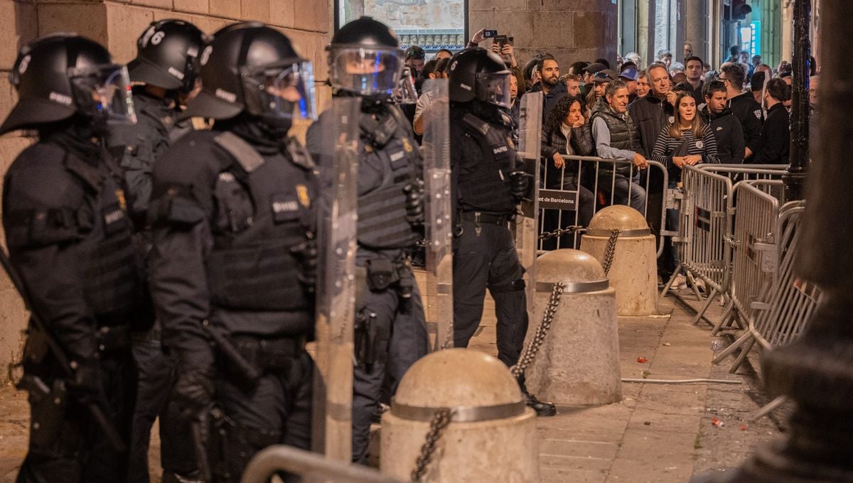 Despliegue policial sin precedentes por la amenaza yihadista en el Barça - PSG