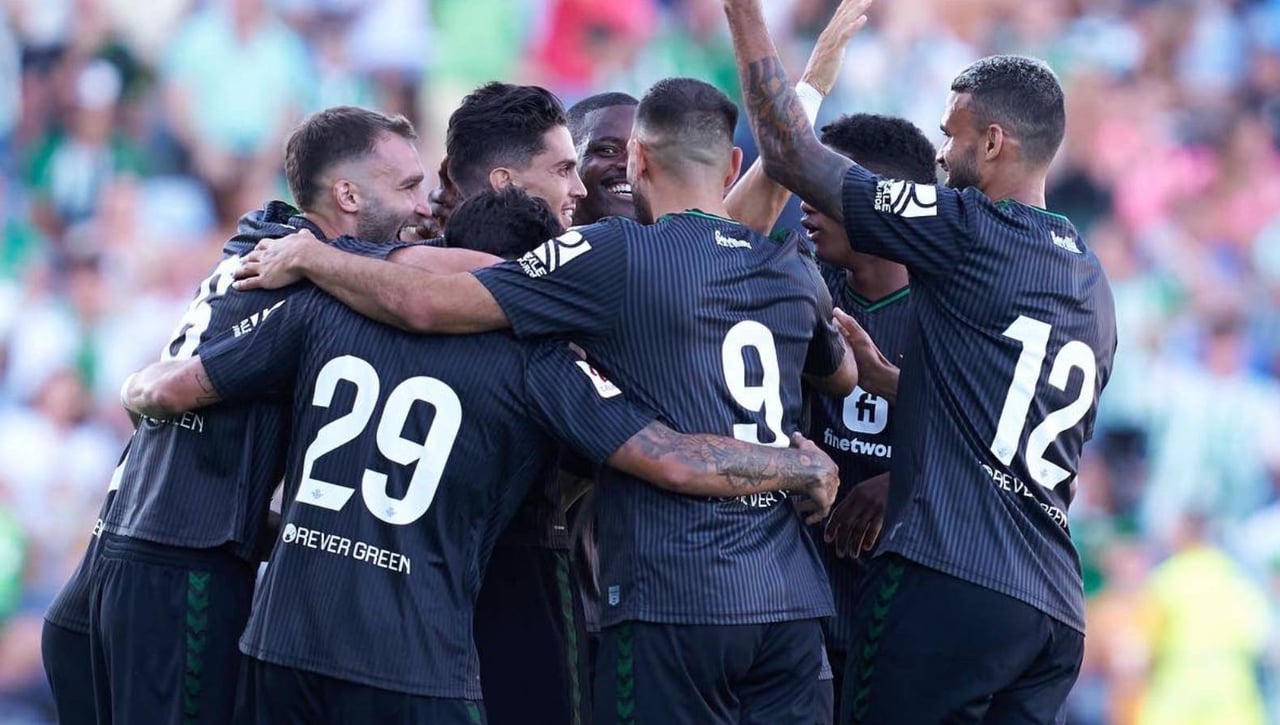 El emotivo video de Marc Bartra con su familia tras fichar por el Betis