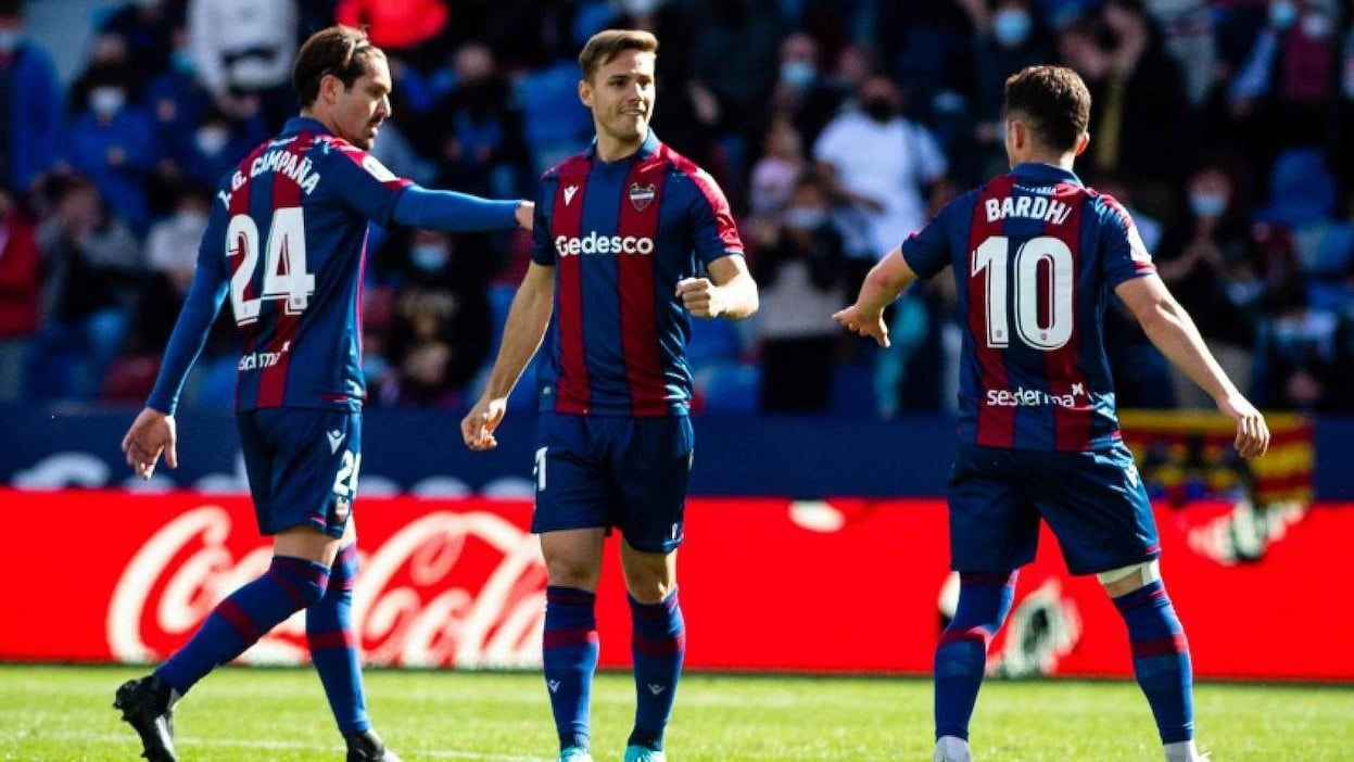 El entrenador de Campaña, de Frutos y Roger Martí: "Hay futbolistas que me han dicho que no quieren jugar en Segunda"