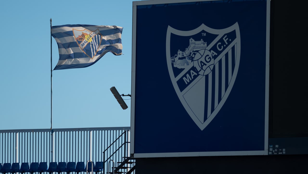 Escudo del Málaga: historia, significado, heráldica y evolución del emblema de los malacitanos 
