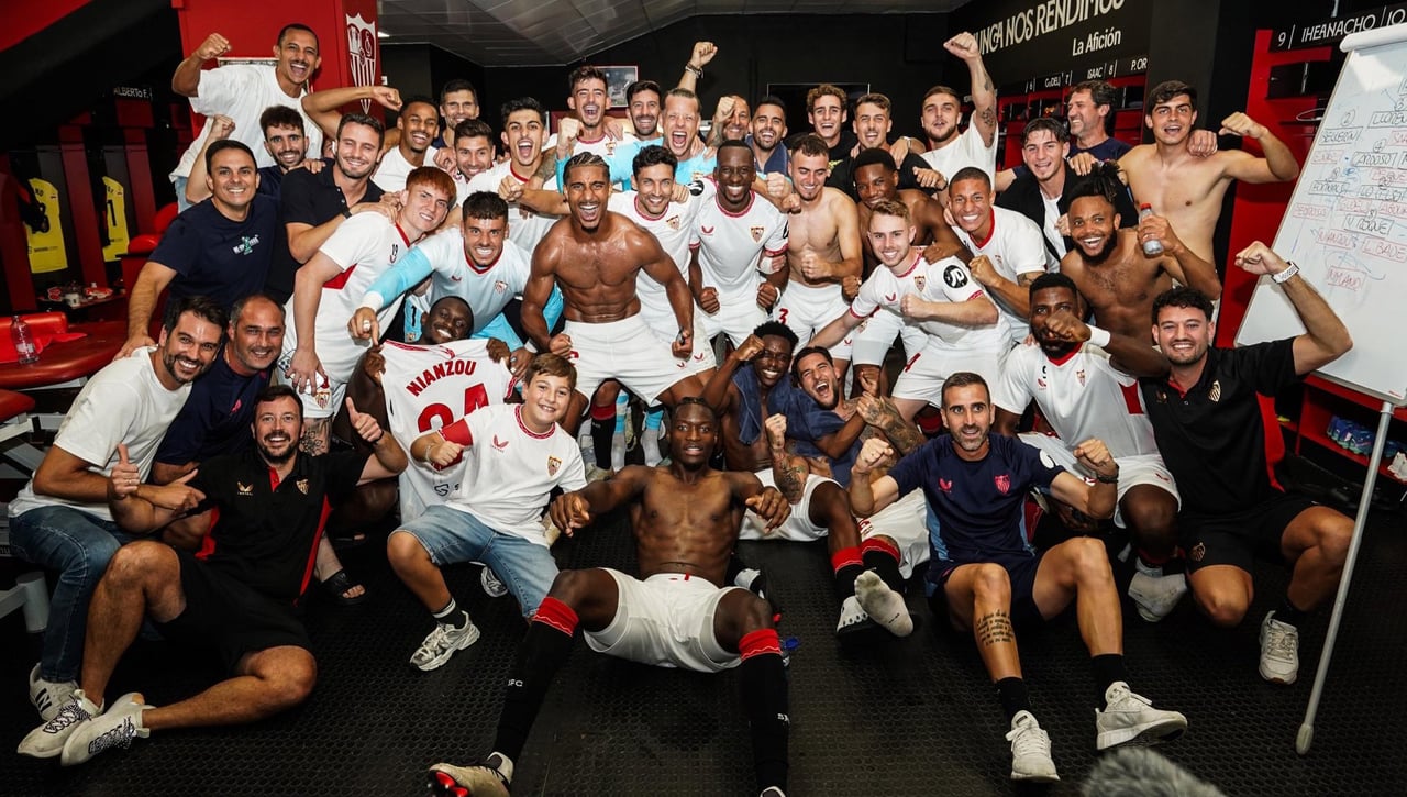 El mensaje de Monchi al Sevilla y una sorprendente felicitación con Maradona de protagonista