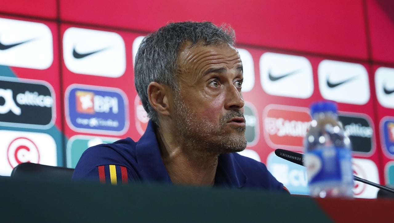 El entrenador que pasa de sustituir a Luis Enrique en España