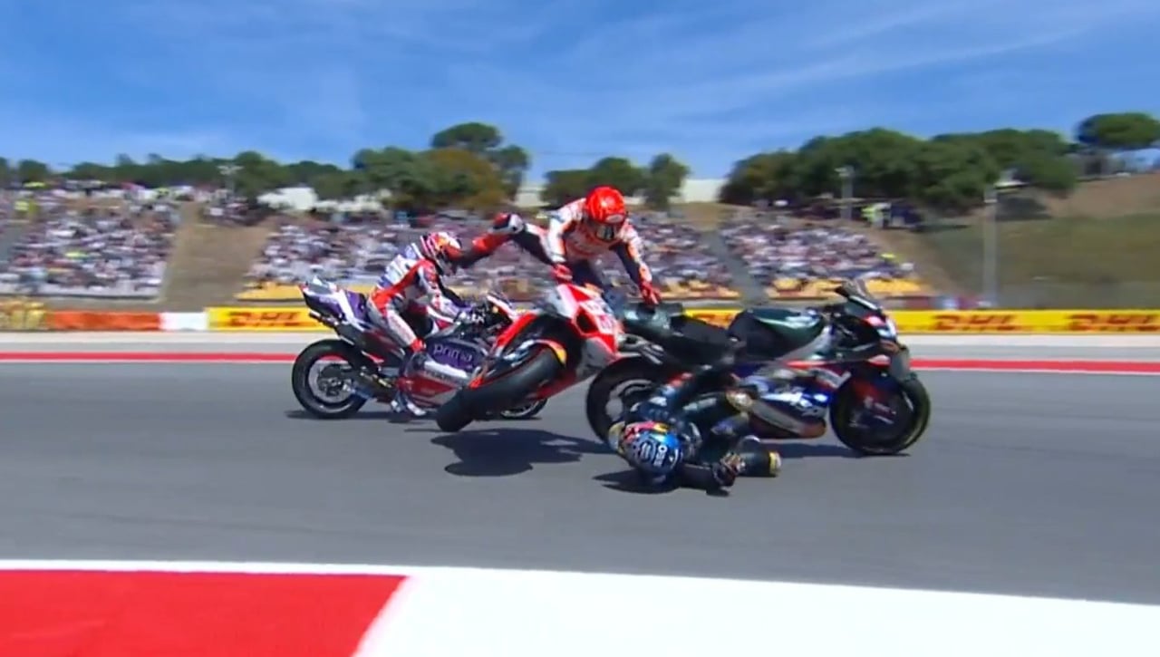 MotoGP: Marc Márquez la lía y acaba abucheado