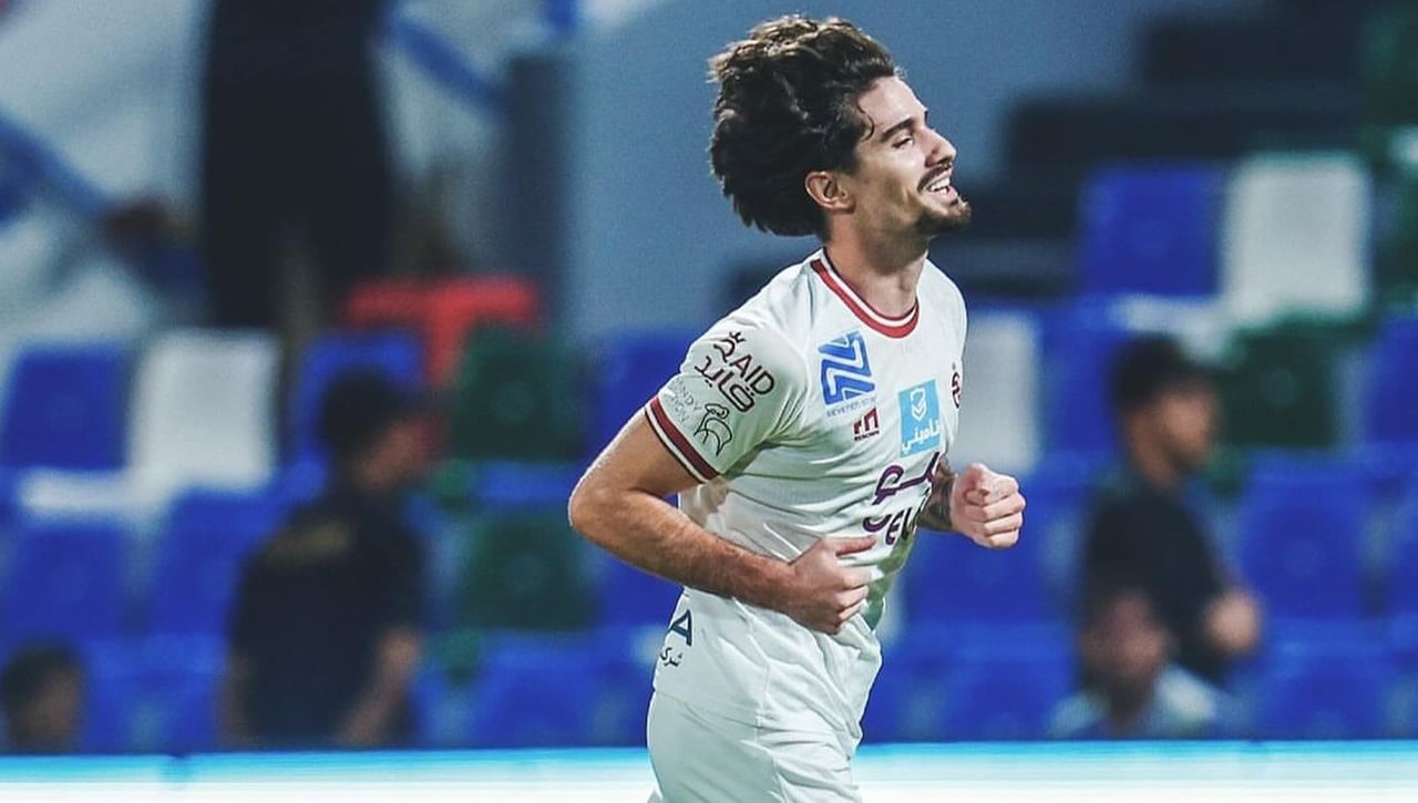 Álex Collado 'responde' a su incierto futuro: el Betis, atento