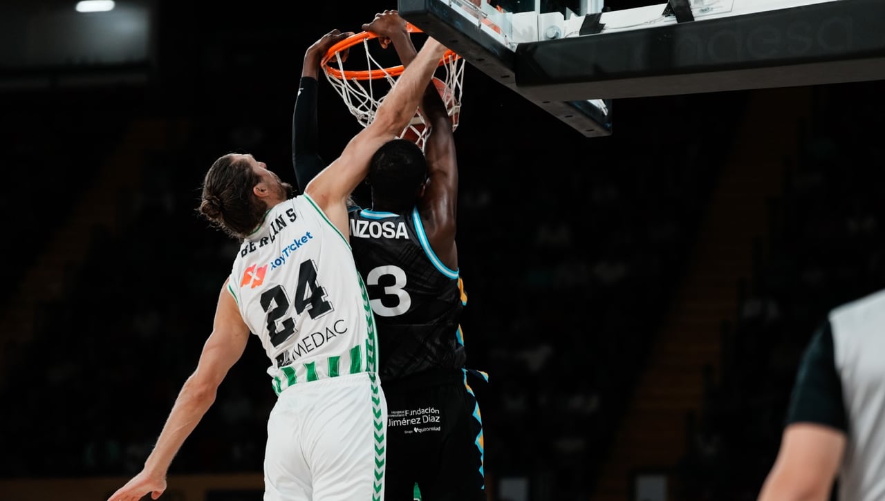 Betis Baloncesto 77-65 Estudiantes: El Betis se agarra a la vida y se lo jugará todo en Madrid