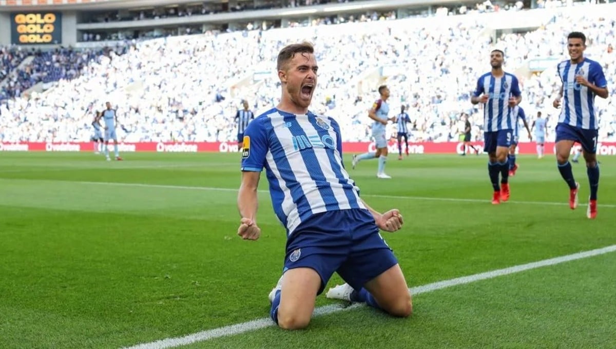 Un dragón para la delantera del Cádiz