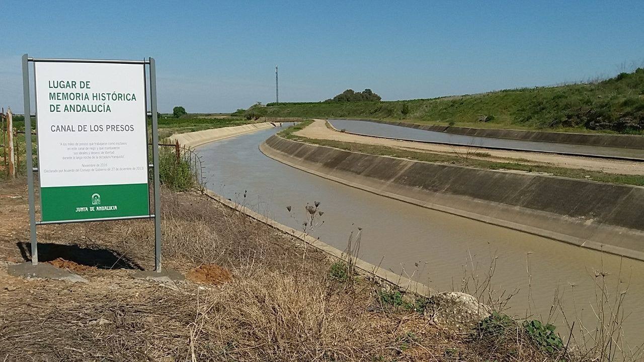 Sevilla conmocionada por el hallazgo de un cuerpo carbonizado en el Canal de los Presos