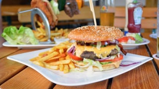 Un nutricionista desvela el alimento "más peligroso": Ni hamburguesas, ni helados, ni cerveza