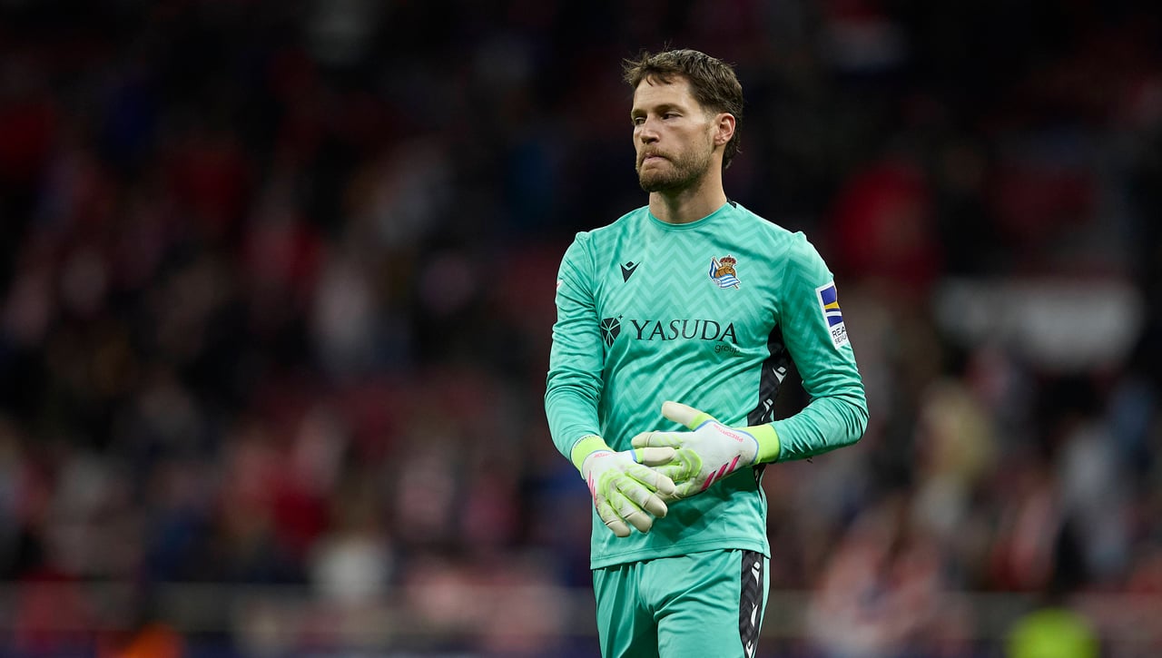 Remiro deja su futuro en el aire