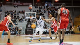 El Joventut da la sorpresa en Vitoria y el UCAM se estrena lejos de Murcia