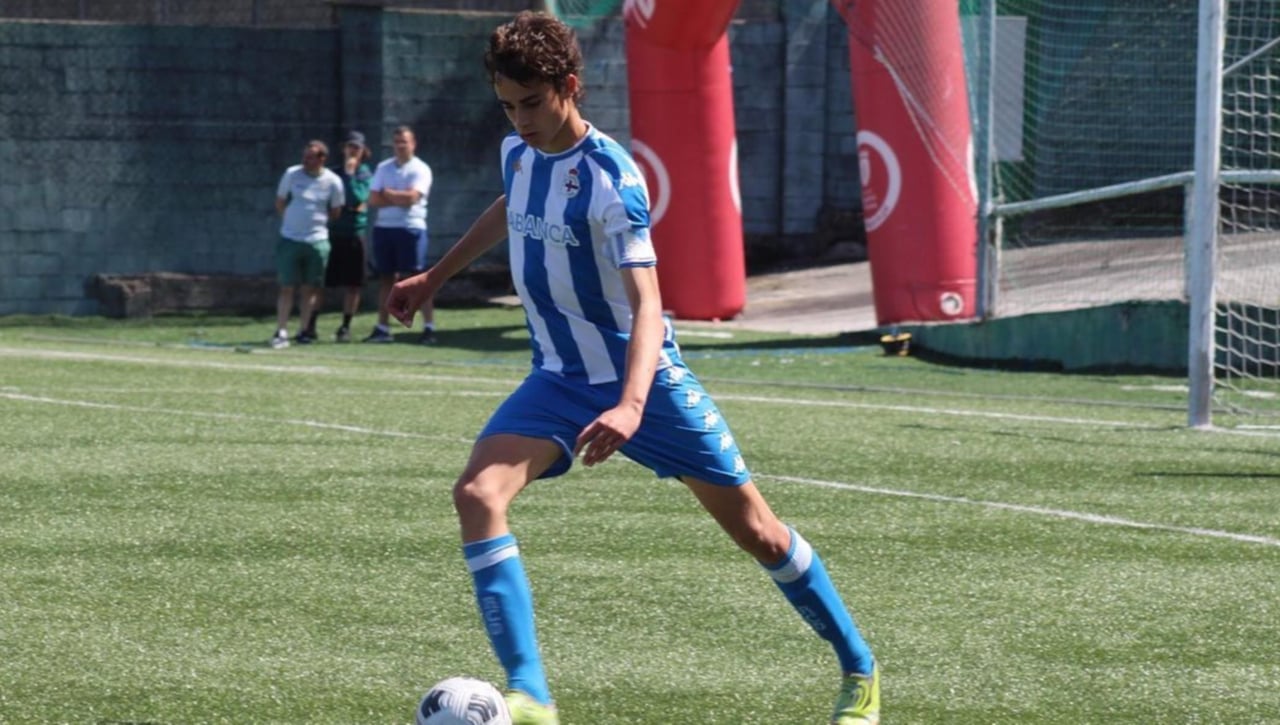 Lucas Taibo, un central deseado por media Europa (incluido el Betis), toma una decisión