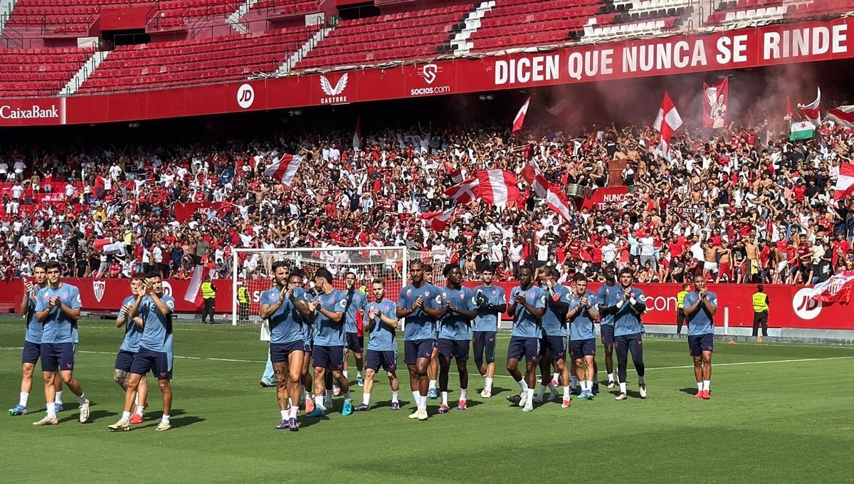 El Sevilla convoca a su afición: sesión a puerta abierta y quejas por las entradas del derbi