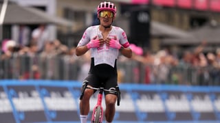 Richard Carapaz enciende al Movistar con su regreso