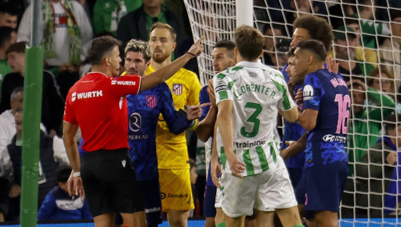 El audio VAR del penalti a Fornals: así lo anuló Gil Manzano
