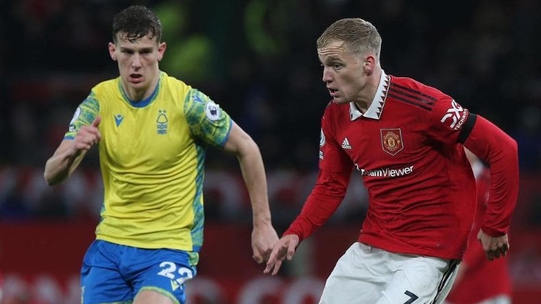 Van de Beek se pone a tiro