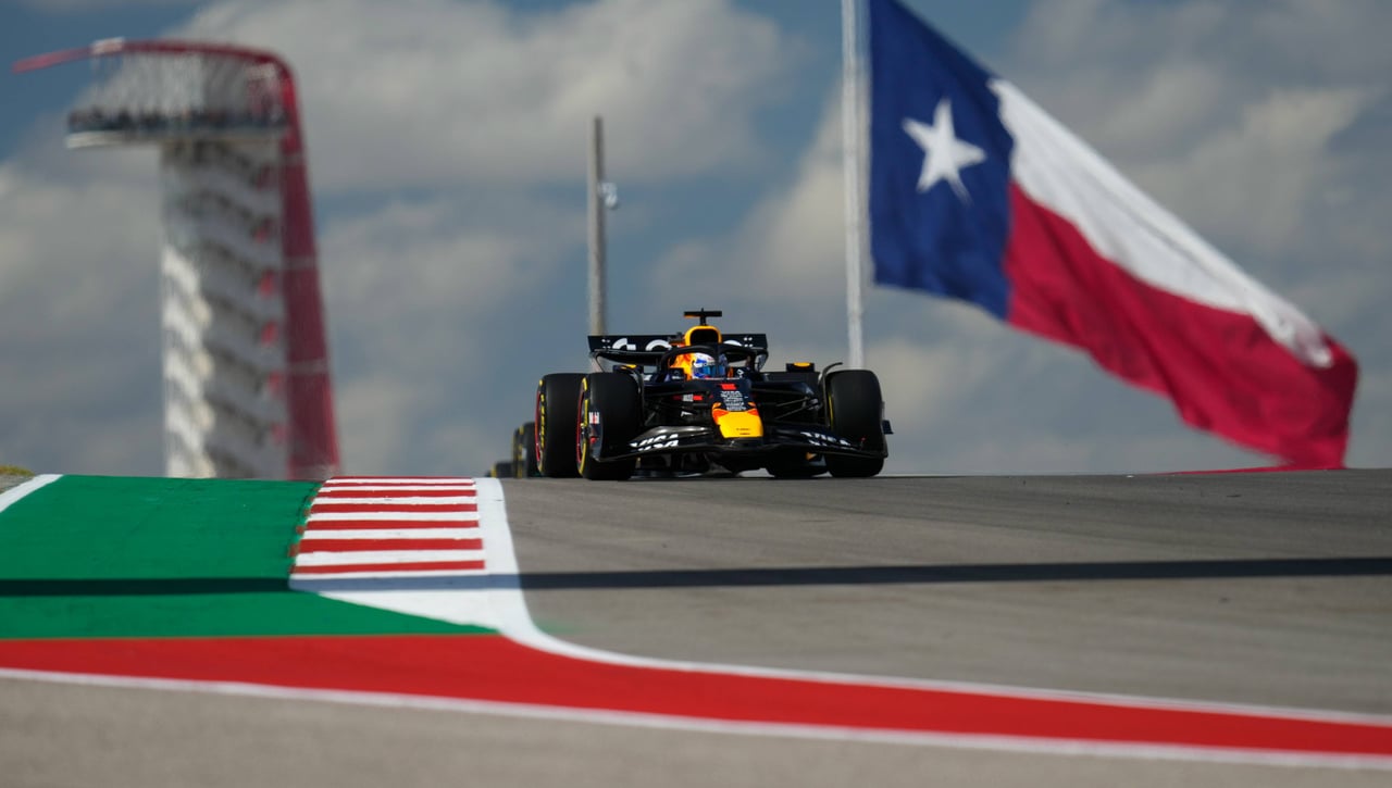 Max Verstappen marca aún más distancia con Piastri y Norris en Estados Unidos