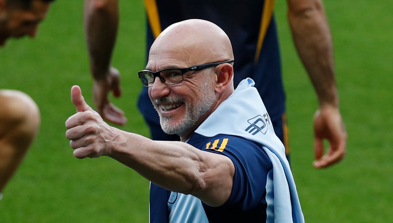 Luis de la Fuente, al calor de Sevilla en el Sánchez Pizjuán