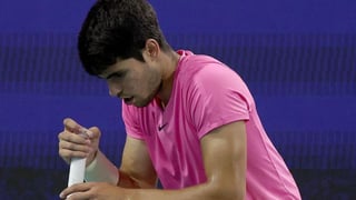 La pesadilla de Carlos Alcaraz se alarga a Roland Garros