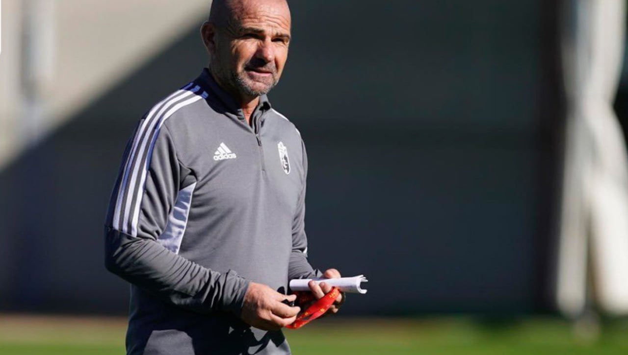 Paco López se lleva a Yecla a 19 futbolistas del Granada