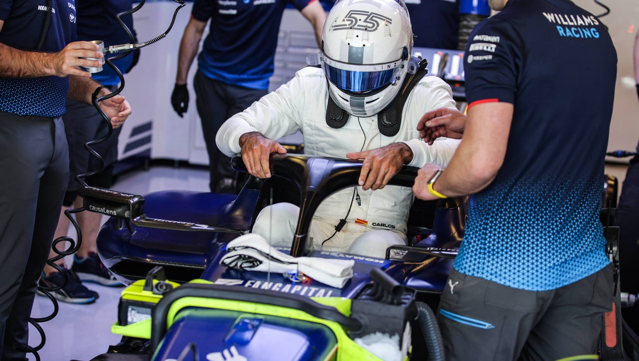  Carlos Sainz revela un cambio significativo en su primer día en Williams