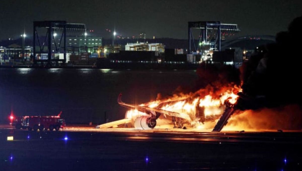 Terror en un aeropuerto por el choque de dos aviones y las terribles consecuencias