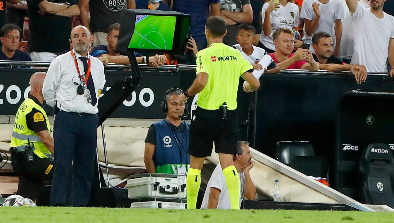 De Burgos Bengoetxea para el Sevilla-Atleti y Soto Grado para el Celta-Betis