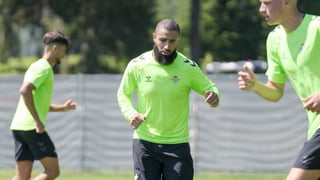 Primer entrenamiento del Real Betis en Austria con Fekir con ganas