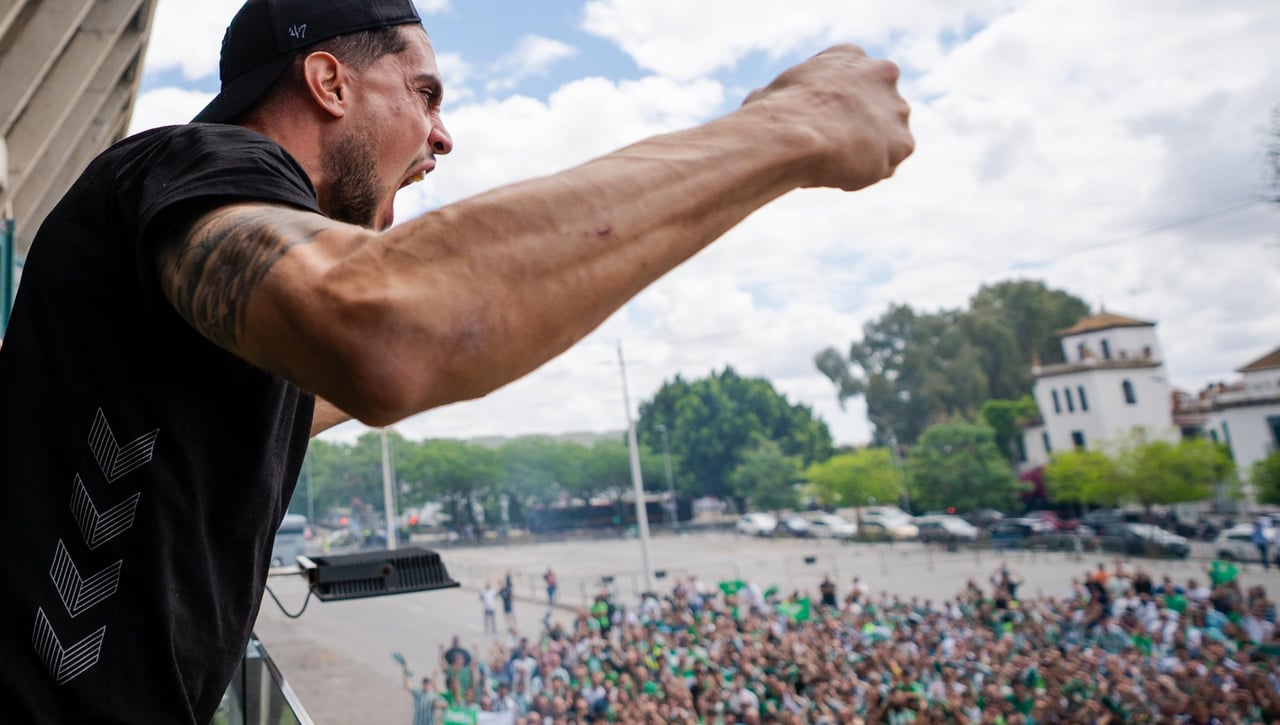 Optimista convocatoria del Betis ante Osasuna a la espera del largo parte médico