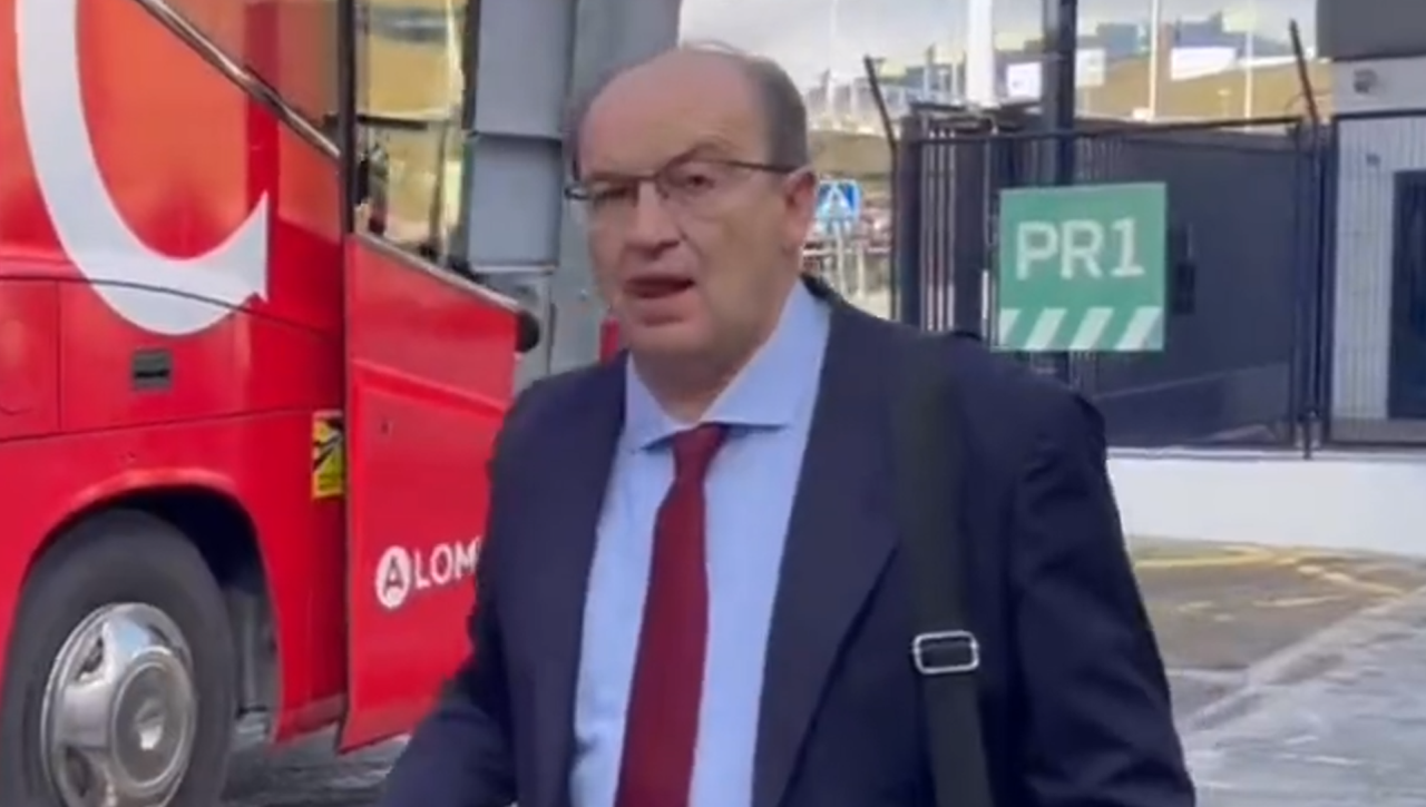 Alta tensión en la llegada del Sevilla