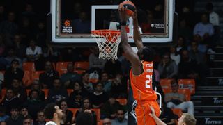 Valencia Basket se agarra al play-in y Baskonia se ahoga en la orilla
