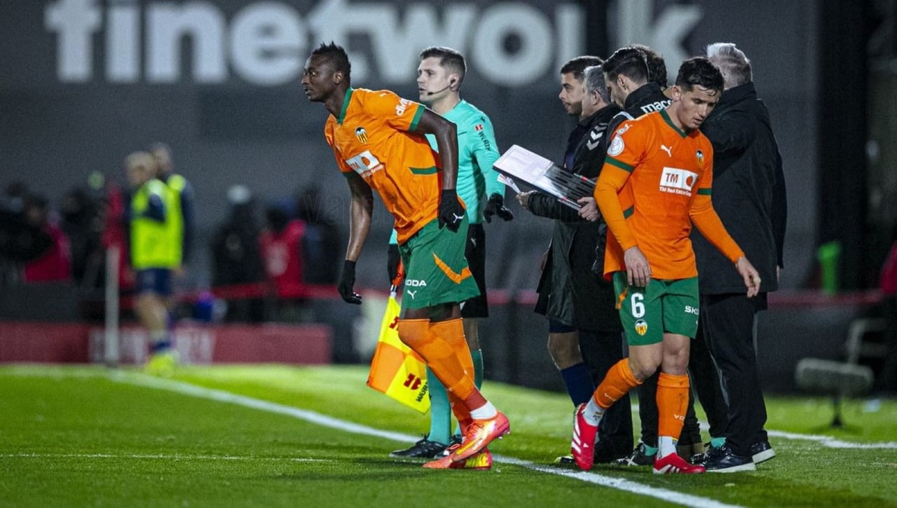 No despeja las dudas con Sadiq y Rafa Mir