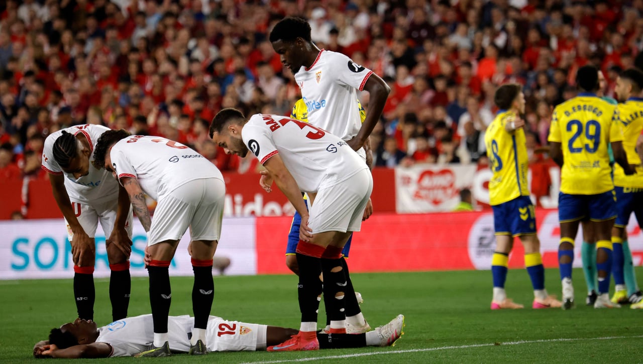 Peligroso último servicio de Sow y mano alzada de Manu Bueno