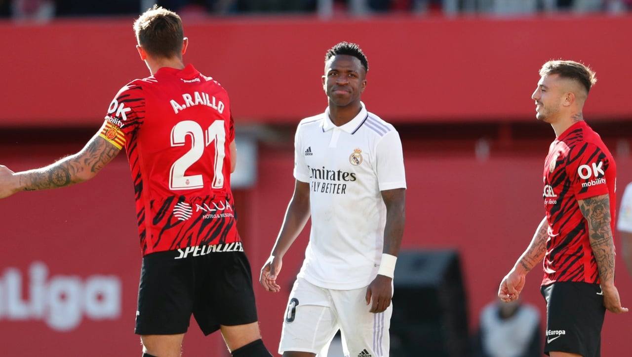 Los insultos racistas a Vinicius cuestan 4.000 euros