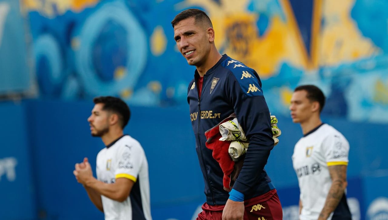 Ex de Betis o Atlético resurge en Portugal entre comparaciones con Casillas y Adán